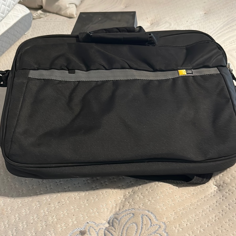 Laptop bag by case logic black